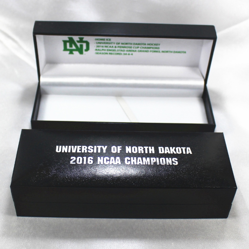 Producto V - 12l cartucho sintético rectángulo para más de 140 * 35 mm de emblemas, plumas y collares.160 * 58 * 40, peso de unos 120 gramos.