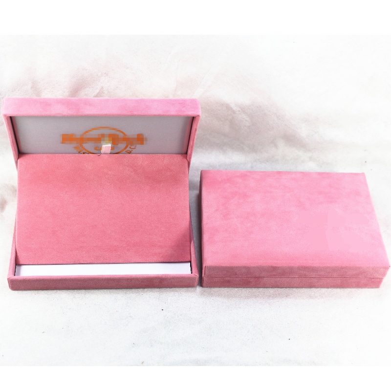 Artículo Caja de franela rectangular V-15H para monedas múltiples de 130 * 80 mm, insignias, medallas, gemelos, etc. mm. 158 * 112 * 36, peso aproximadamente 170 g