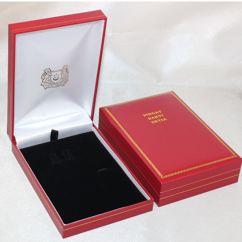 Artículo V-15S rectángulo Caja de papel de cuero sintético para medalla, moneda e insignia de 75 * 120 mm, etc. mm. 97 * 143 * 34, pesa alrededor de 170 g