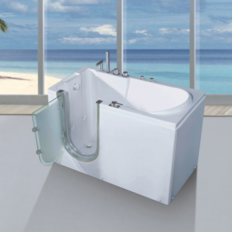 Bañera con puerta abierta