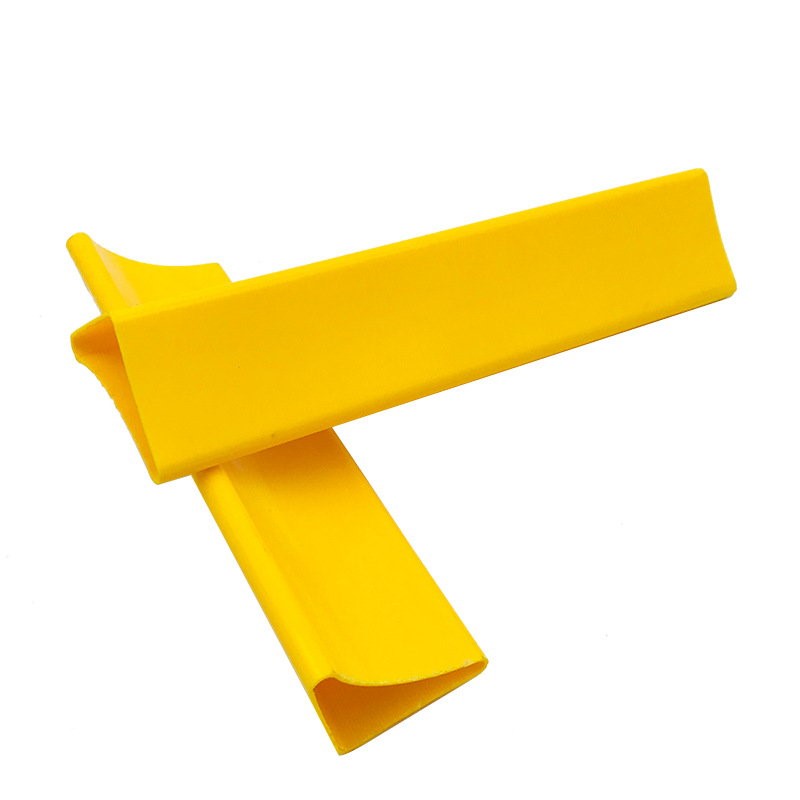 Tira de plástico de PVC extruido rígido, tira de soporte de capa de tubo, perfil triangular de PVC para soporte de cajones de gabinete