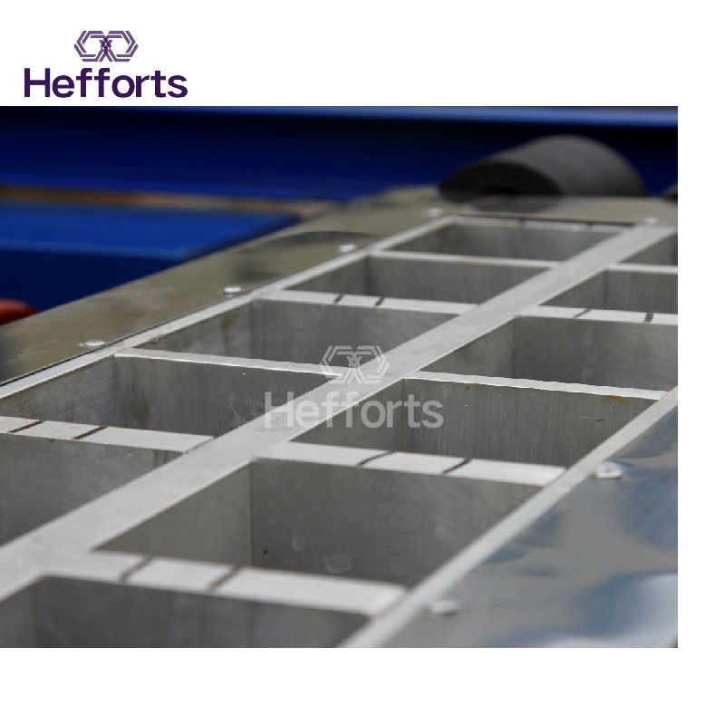 Prueba de la tercera parte de una máquina de hielo de cubos especialmente diseñada