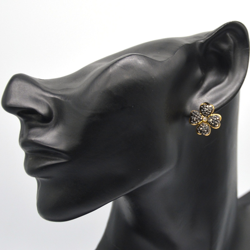 Pendientes de trébol de cuatro hojas, adecuados para niñas y mujeres, aman los pendientes blancos \/ negros en forma de corazón, fábrica de procesamiento de joyas de China Ruifanbao