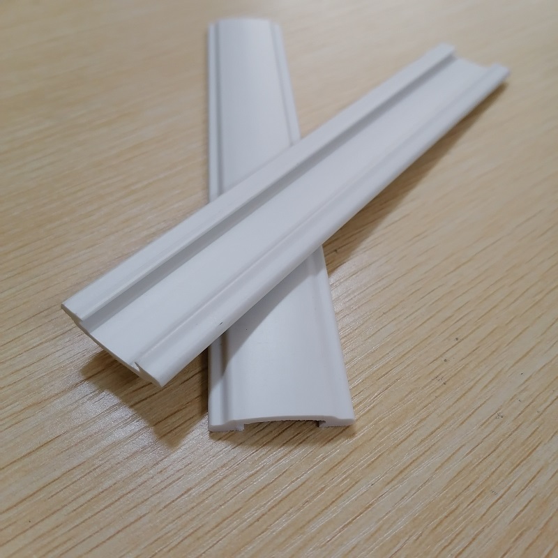 Extrusión de perfil de canal u de PVC retardante de llama de alta calidad para cortina de ventana