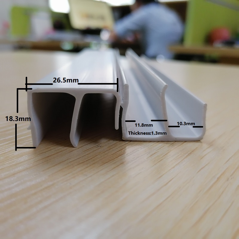 Perfil de PVC en forma de E