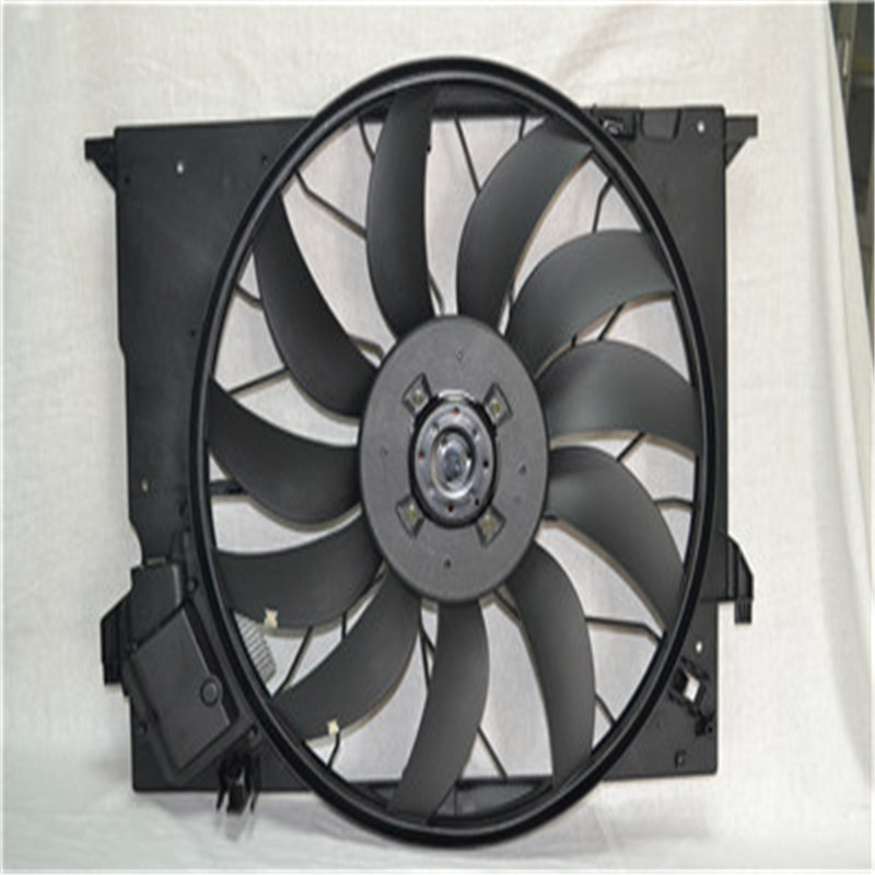 Ventilador de enfriamiento del motor