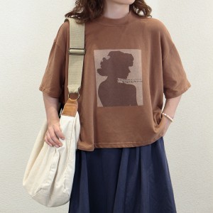 Diseño liviano estilo de cuello muy sencillo estilo de sutura mangas estilo recreativo seda de seda talla talla grande