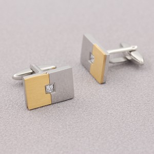 Gemelos de acero inoxidable grabables en dos tonos de oro de 18 quilates con circonita cúbica
