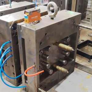 Fabricante China Molde de inyección profesional personalizado que hace moldes de plástico de precisión