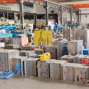 Moldeo a presión plástico de las piezas automotrices de acero de alta velocidad de la fabricación del tamaño de encargo