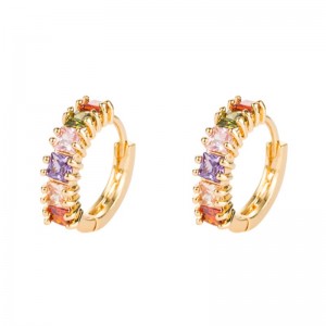 Pendientes de pendiente de oro de la moda coreana, zircon con incrustaciones de latón, aretes encantadores insubres