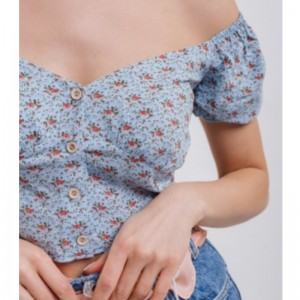 Camisa de verano corto de flores azules