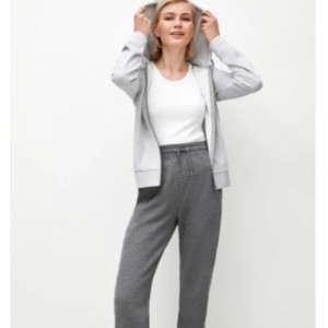 Chaqueta con capucha con cremallera