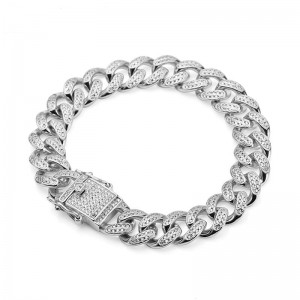 HIP-HOP HABLE está lleno de pulseras de perforación