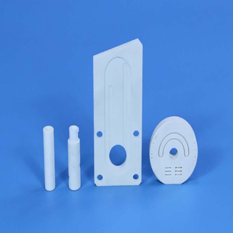 ¿Cuáles son las características de la cerámica de alúmina y dónde&#?101; son usados ​​\\
