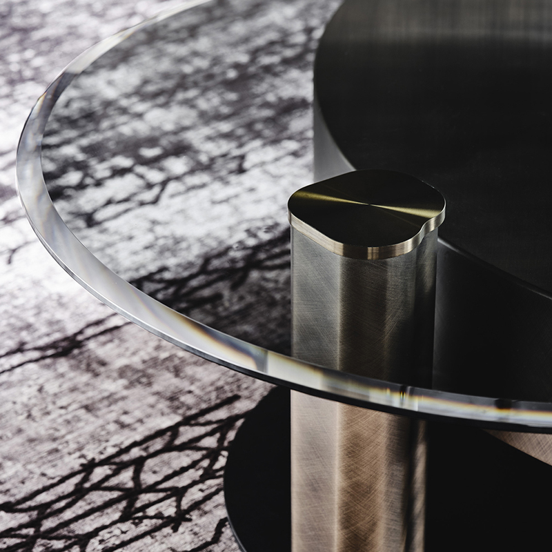 Diseño italiano Modern Glass Rotating Glass Tabel Gold Metal Acero inoxidable Tabla de café redondo de lujo