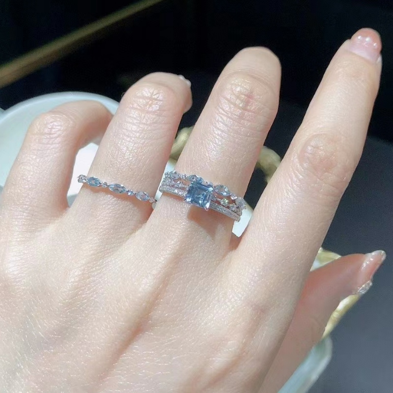 Aquamarine Double Design Gemstone Ring paraniña