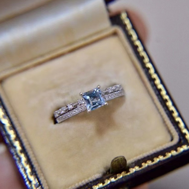 Aquamarine Double Design Gemstone Ring paraniña