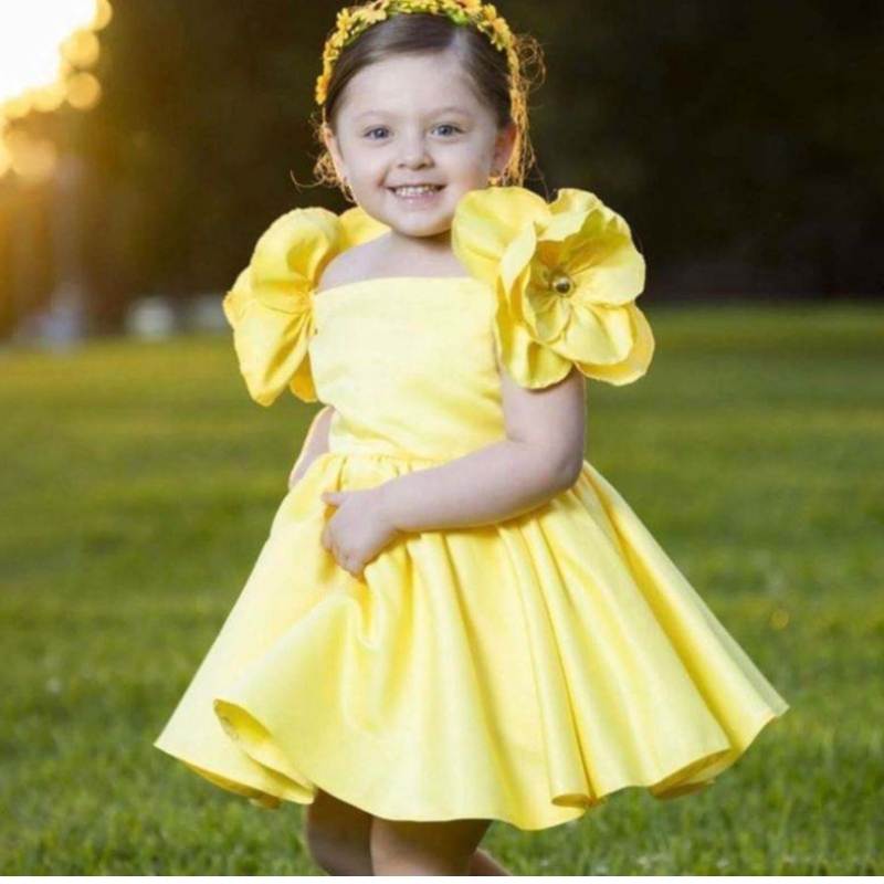 Baige Big Flower Kids Kids Vestido Rosa Satin Fiesta de satén Baby Gown Girls \\ 'Cumpleaños con arco en el hombro