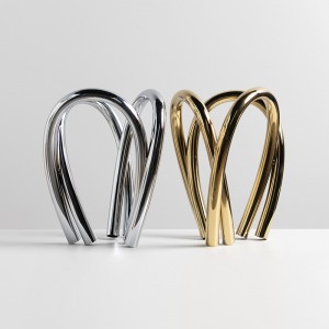 Jarrón de arco de metal