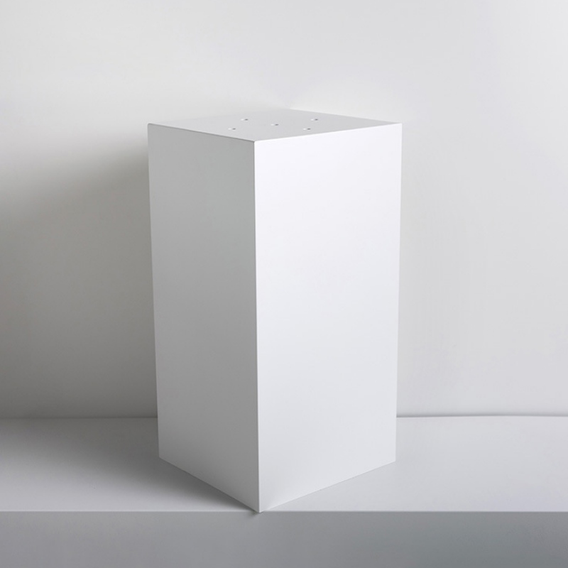 Base de escultura cuadrada blanca