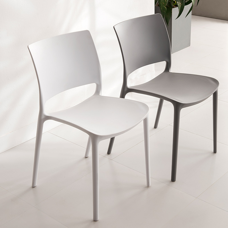 Fábrica Venta directa de lujo Diseño moderno de plástico PP Silla de comedor apilable Jardín al aire libre Silla de café Coffee Coffee