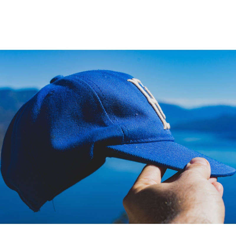 Cómo usar una gorra de béisbol