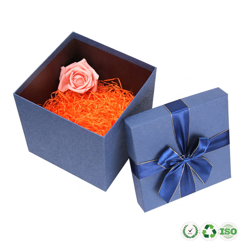 Caja de regalo de papel de artesanía reciclada personalizada