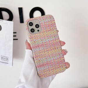 Apple iPhone14Pro Case de teléfono de fragancia pequeña, caja protectora de cuero hecha a mano con patrón de tela de alta calidad