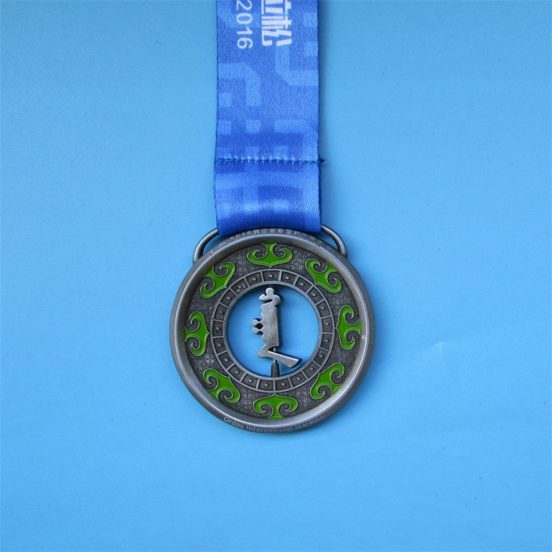 Medallas deportivas de logotipo 3D de aleación de zinc con platado antiguo con cinta