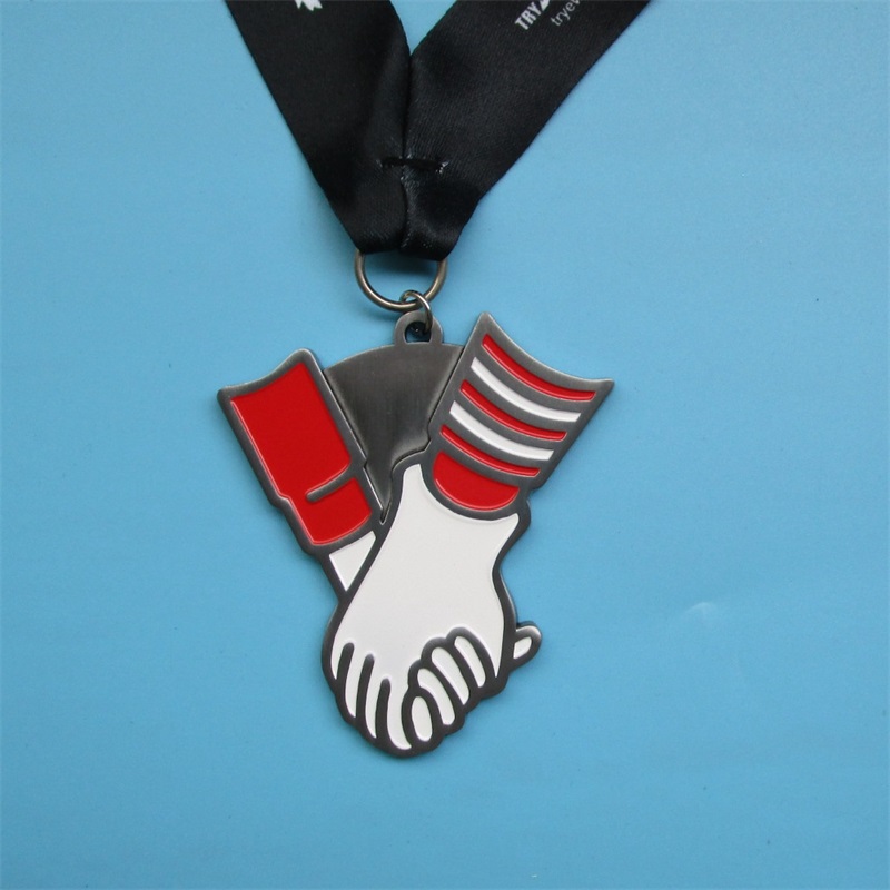 Medallas de triatlón Diseñe su propia medalla de aleación deportiva con cinta