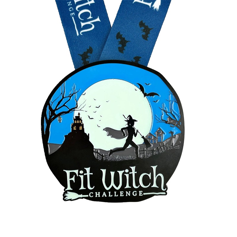 Medallas únicas de Holiday Run 7/8 pulgadas Medalla de black metal de black Halloween Medallas denoche luminosa