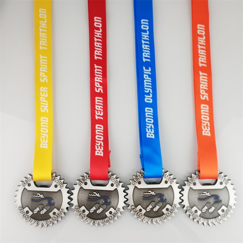 Para diseñar su medalla de aleación deportiva con una réplica de medallas olímpicas de cordón