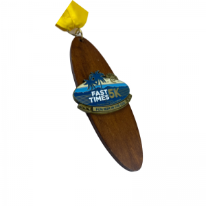 Medallas de fábrica GAG Medalla de madera personalizada Medalla de maratón de madera con logotipo de grabado láser