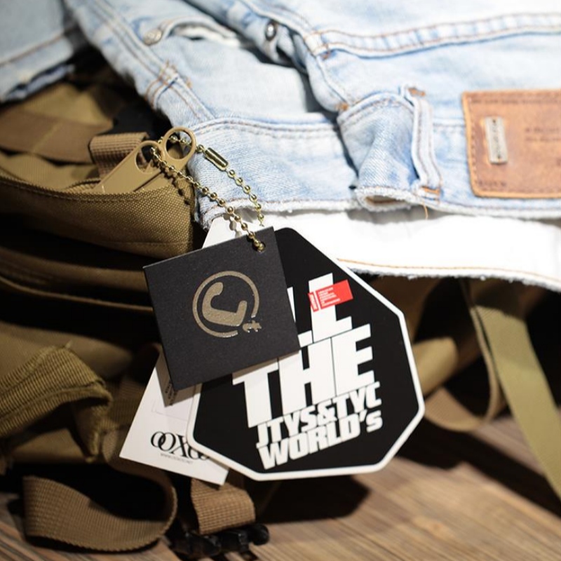 Fabricación y uso de etiquetas de prendas contra la faseña