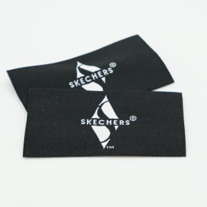 Diseños de prendas de vestir al por mayor Camisa de ropa de logotipo personalizado etiquetas de la marca de algodón etiquetas de la marca tejida del medio ambiente amigable con el medio ambiente