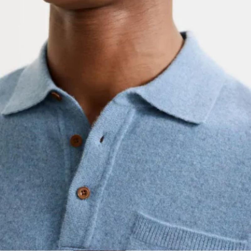 suéter en blanco italiano en blanco con collar de polo