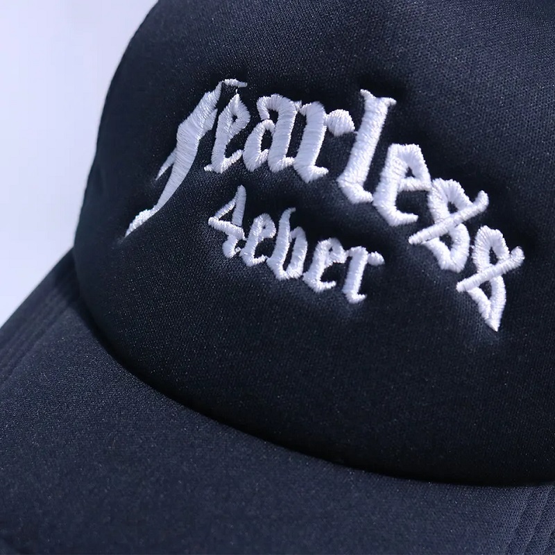 Diseño personalizado clásico al por mayor de alta calidad su propio logotipo de bordado 3D 5 panel gorras malla camionero gorras para hombres