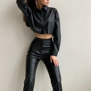 Motocicleta de otoño e invierno sexy mate de cuero mate microelástica camisa corta de manga larga