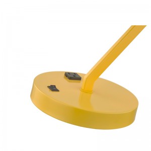 Lámpara de escritorio con brazo y cabeza de metal fijo con una salida de alimentación integrada y en/off Rocker Switch en la base para la sala de visitas