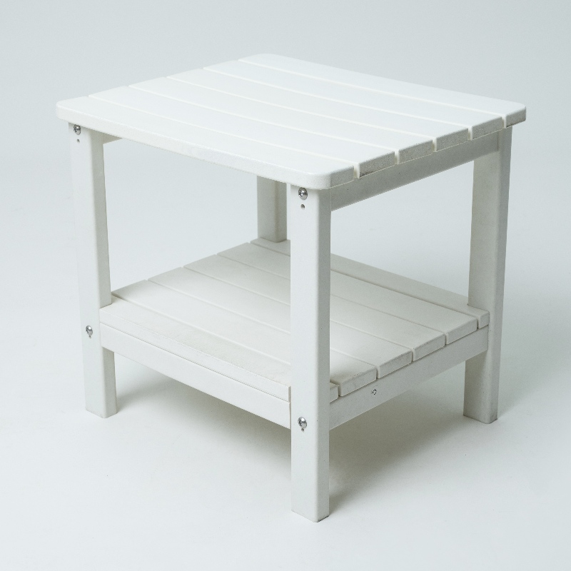 Mesa al aire libre con color blanco