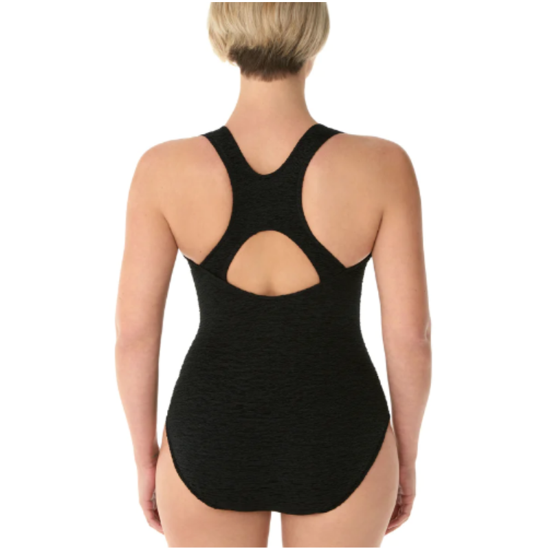 Negro de belleza de traje de baño de una pieza
