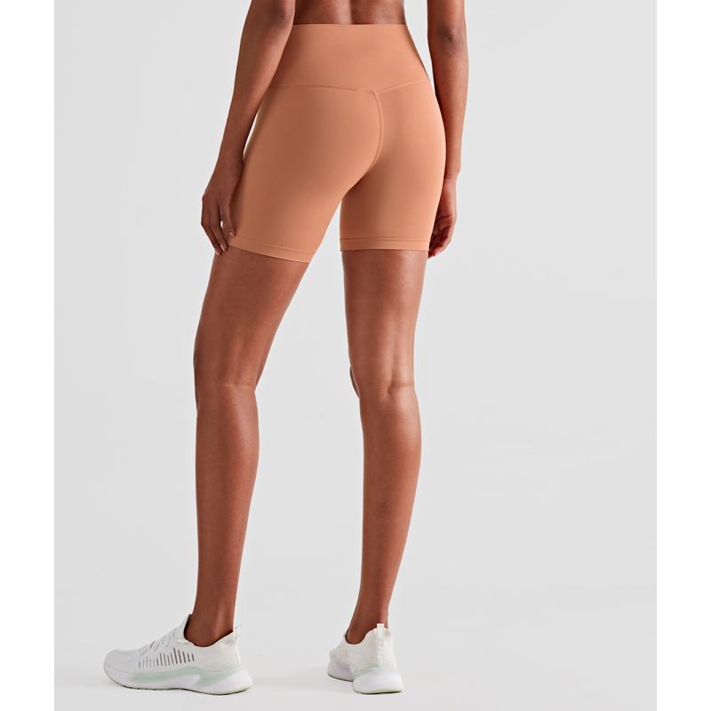 No hay pantalones cortos de yoga de color sólido de cadera t-line