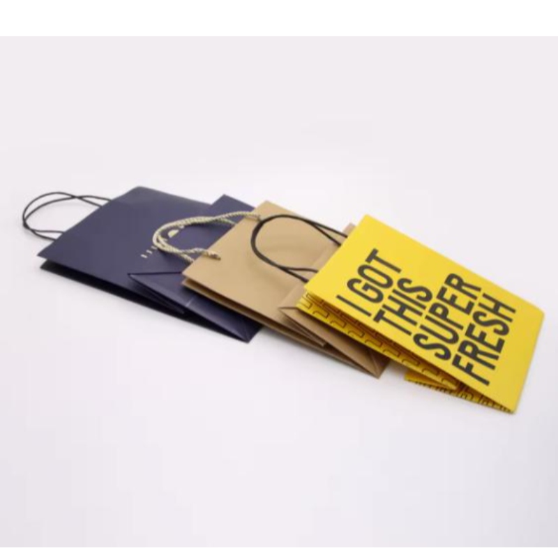 Logotipo impreso personalizado Kraft Paper Paper Packaging Crafts Compras Compras Bags Biodegradable Paper Bags con mango
