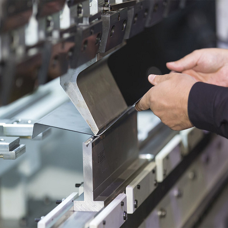 Varios métodos de reparación para moldes de estampado de metal.