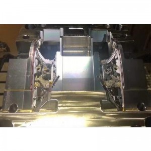 Molde ligero para automóvil.