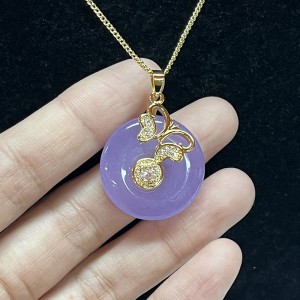Collar de colgante de flor de la serenidad de lavanda y oro de cerezo con circonio cúbico