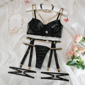 Caliente - Vender el set de lencería sexy de verano. Hecho de satén con pesado - Elementos de metal, diseñados para el club - Van a la moda chicas, un cuatro - pieza con cadenas de metal sexy My96605 Precio:$119.99