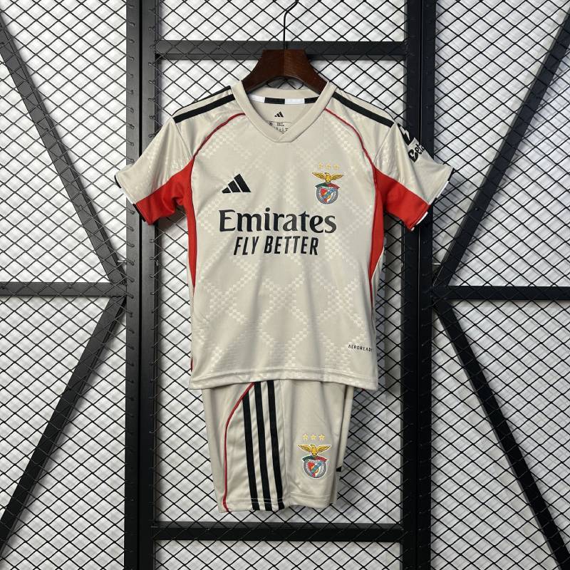 25/26 Niños Benfica Tamaño de distancia: 16-28