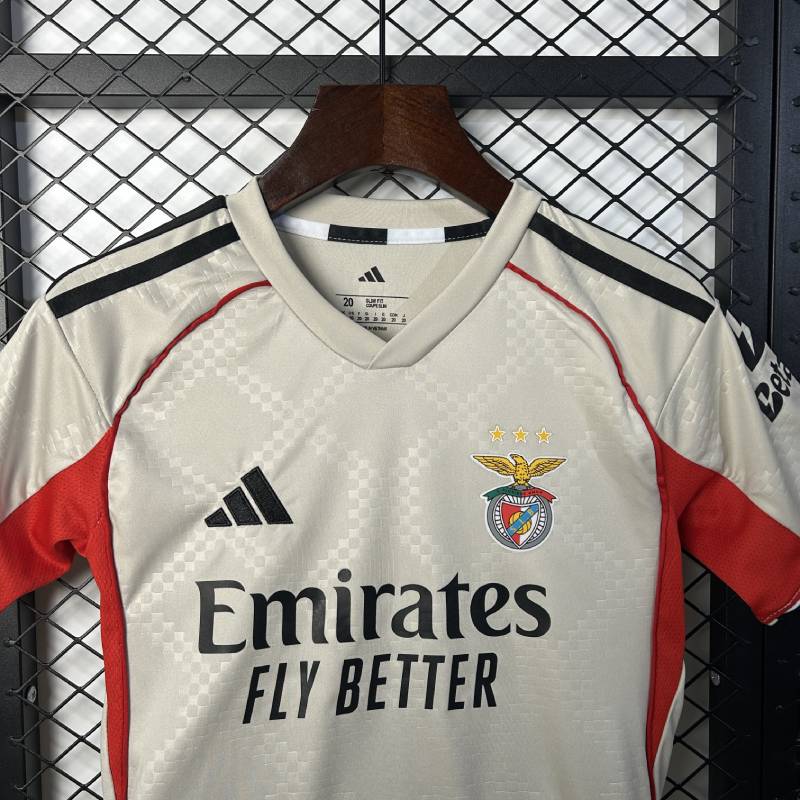 25/26 Niños Benfica Tamaño de distancia: 16-28